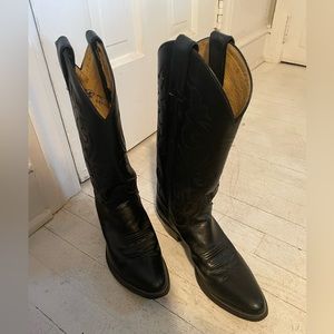Really cool vintage cowboy boots!